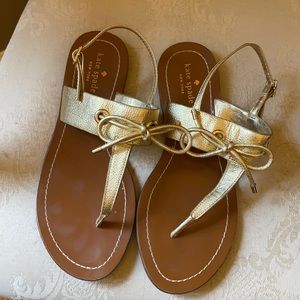 Kate Spade New York Mystic Bow Sling Back metallic gold buckle sandals in EUC